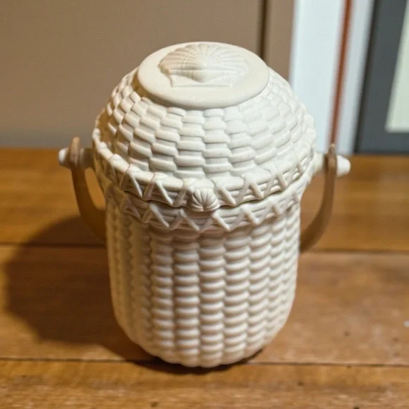 Partylite Nantucket Basket Weave Seashell Tea Light Candle Holder - Picture 2 of 5